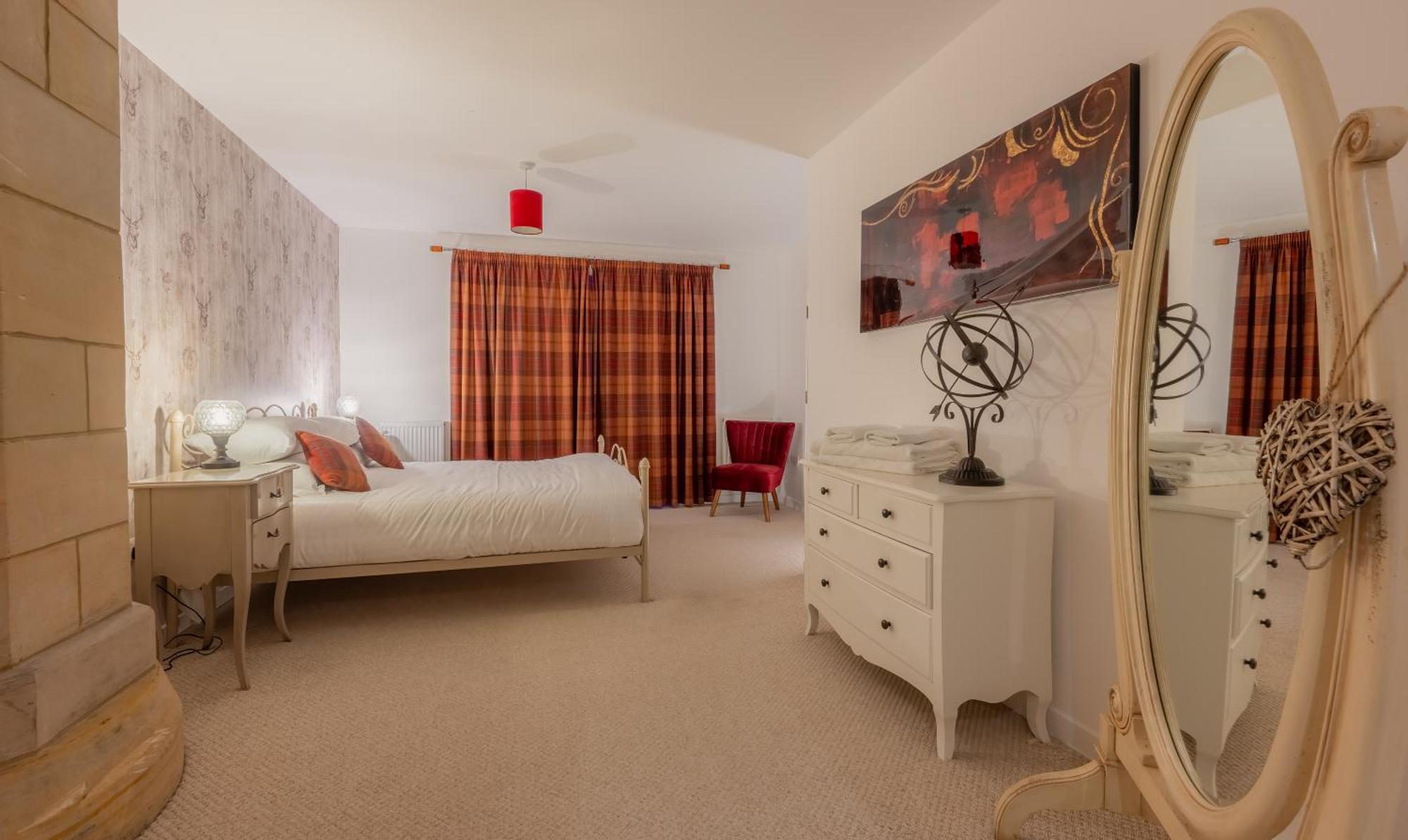 Abbey Church 9 The Nave 2 Bedroom Luxury Self Catering In Historic Abbey * Fort Augustus